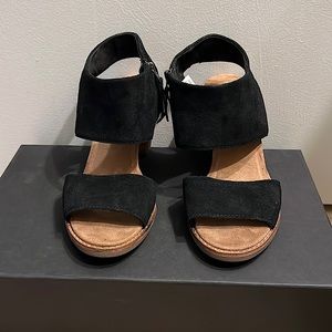 TOMS Black/Suede Majorca Cutout Block Heel Sandal Size 7